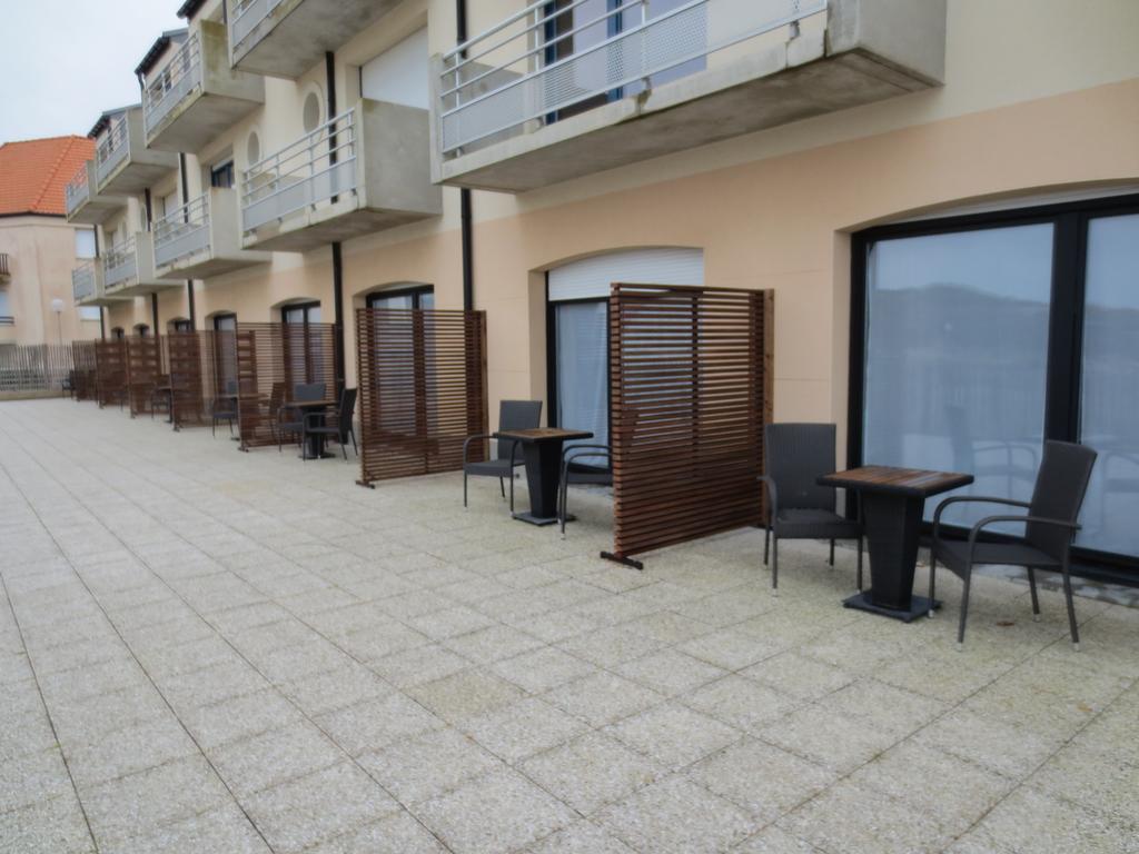 Logis- Hotel De La Baie De Wissant & Appartements Екстер'єр фото